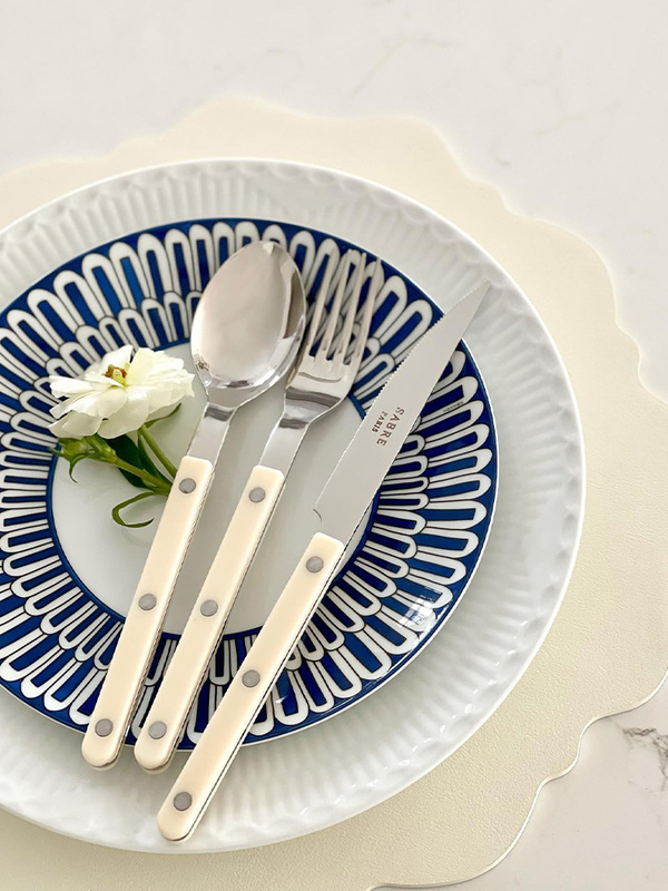 French Saber Paris Bistro Ivory White Stainless Steel Spoon Steak Knife and Fork Western Tableware Set for Home Use
