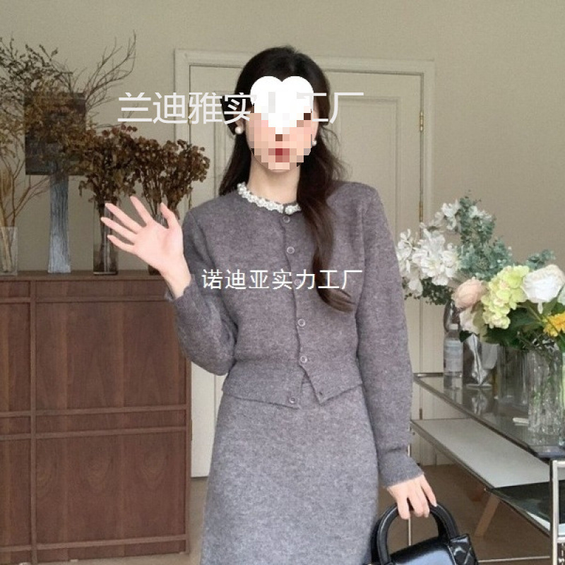 Elegant Chanel-Style Sweater Two-Piece Set for Women, New Summer and Winter Design, Heavy Beading, High-Waisted Skirt, Slimming Knit Outfit Elegant Chanel-Style Sweater Two-Piece Set for Women, New Summer and Winter Design, Heavy Beading, High-Waisted Skirt, Slimming Knit Outfit