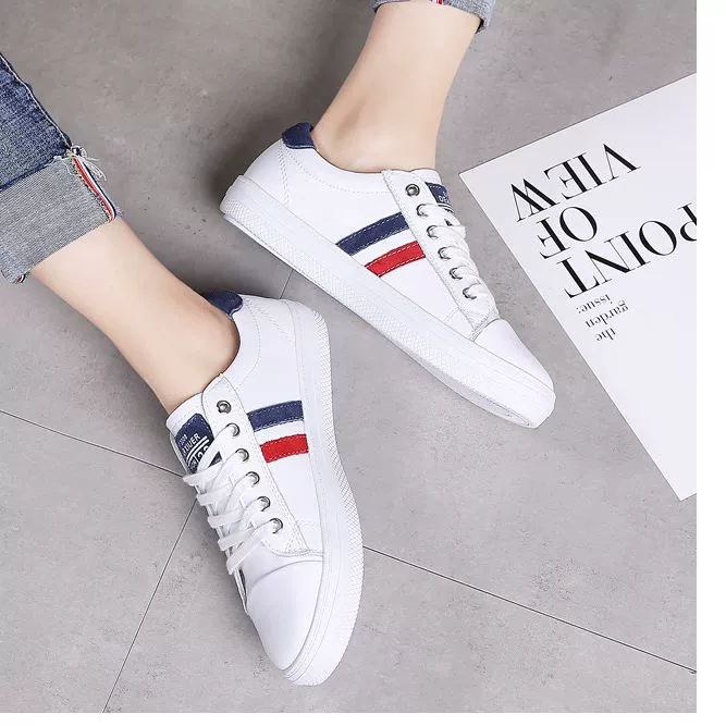 Белые туфли из мягкой кожи, женская обувь 2023, весна и осень, новые универсальные дышащие туфли для скейтбординга в Корейском стиле, неглубокие кроссовки