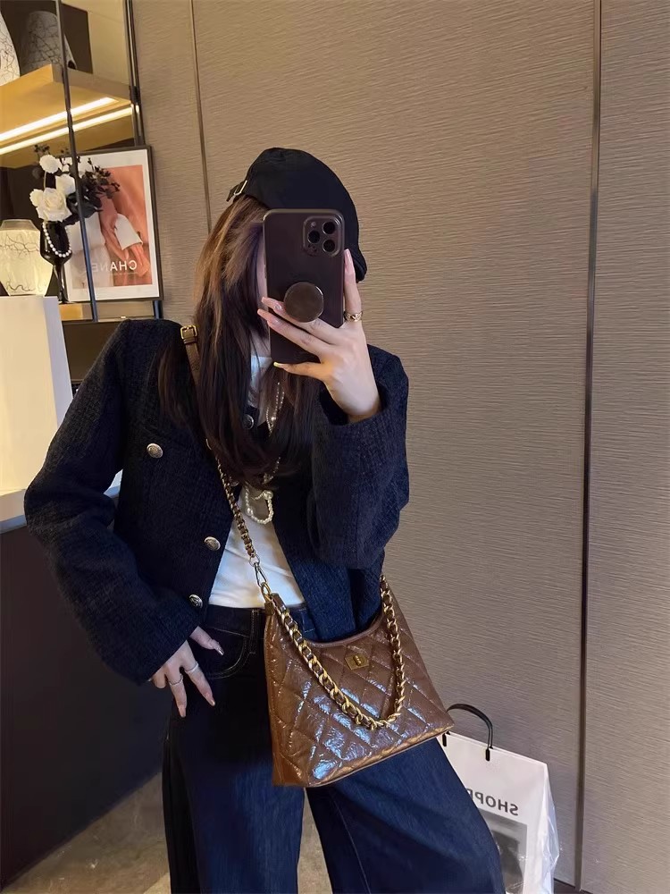 Túi tote nữ da thật kiểu tweed đeo chéo dây xích chần bông — Màu đen, Đỏ Ancora, Cà phê Mocha, Màu nâu chi tiết 12