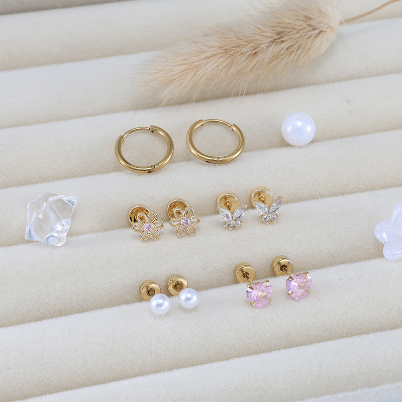 16G labret stud size and finish detail