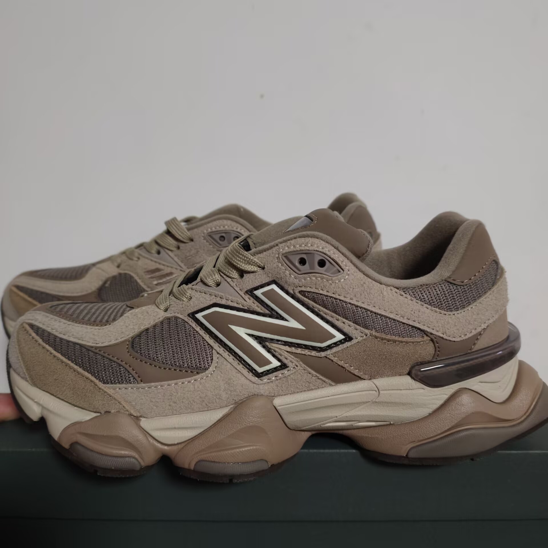 Ventas directas de la fábrica de zapatos Putian nb9060 zapatos de papá de absorción de impactos de todo fósforo aumento de suela gruesa pareja zapatos deportivos casuales