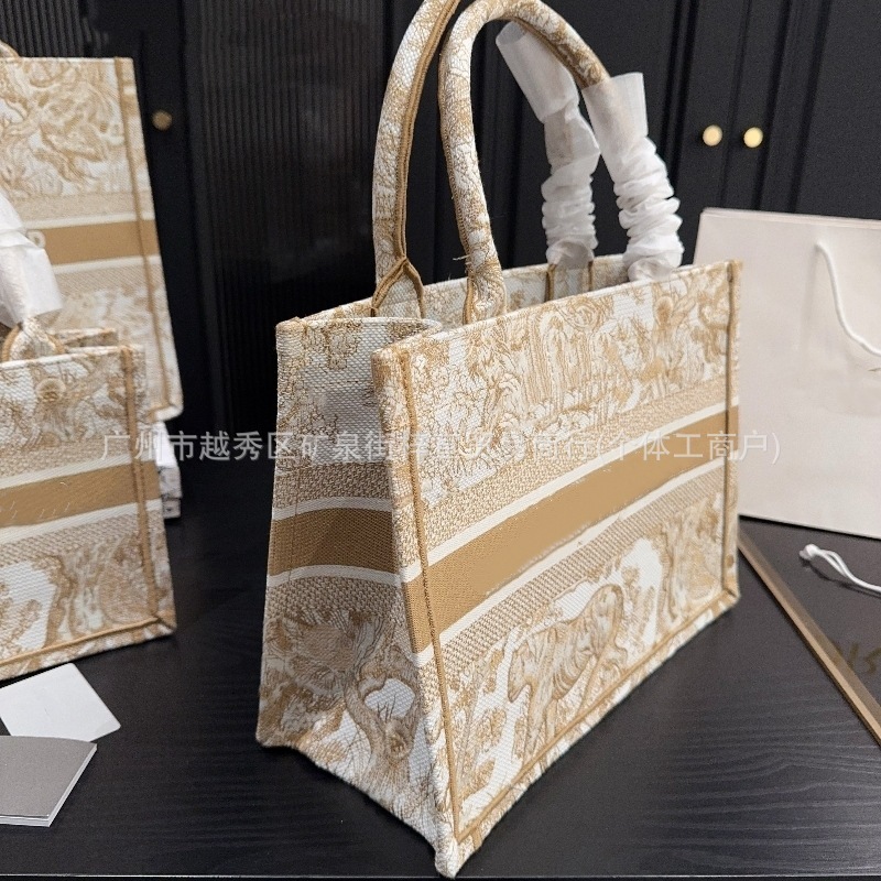 新款动物园立体刺绣购物袋手提袋时尚手提包大容量托特包通勤女|undefined