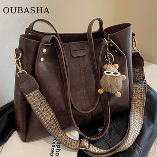 Capacious shoulder bag, demi-season one-shoulder bag, high-quality style