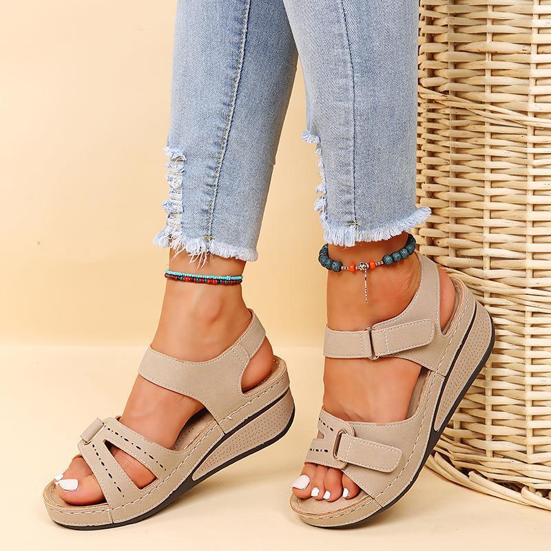 Foreign trade 2023 Summer new retro women's sandals car line hole shoes plus size round toe wedge comfortable sandals for women