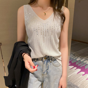 Summer long knitted T-shirt, base top with cups, loose fit, mid-length, V-neckline