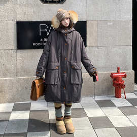 孕妇冬季工装连帽羽绒服女孕晚期2025冬装大码宽松遮肚中长款外套