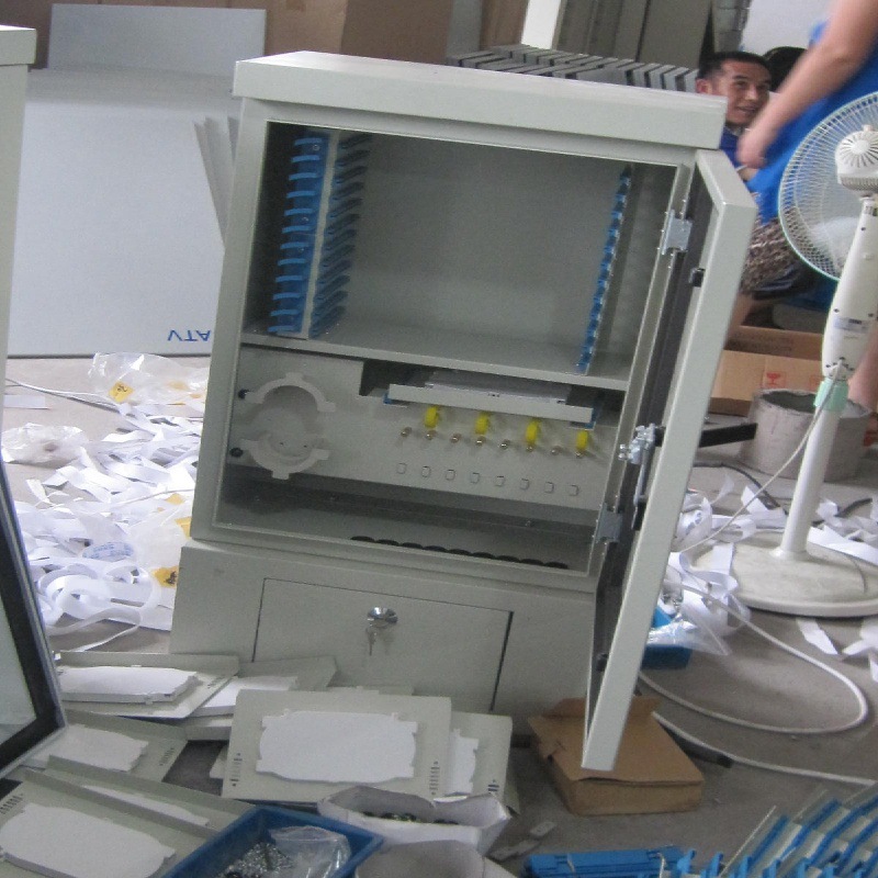 供应201不锈钢喷塑144芯光缆交接箱 通信光缆交接箱兼容多芯光纤