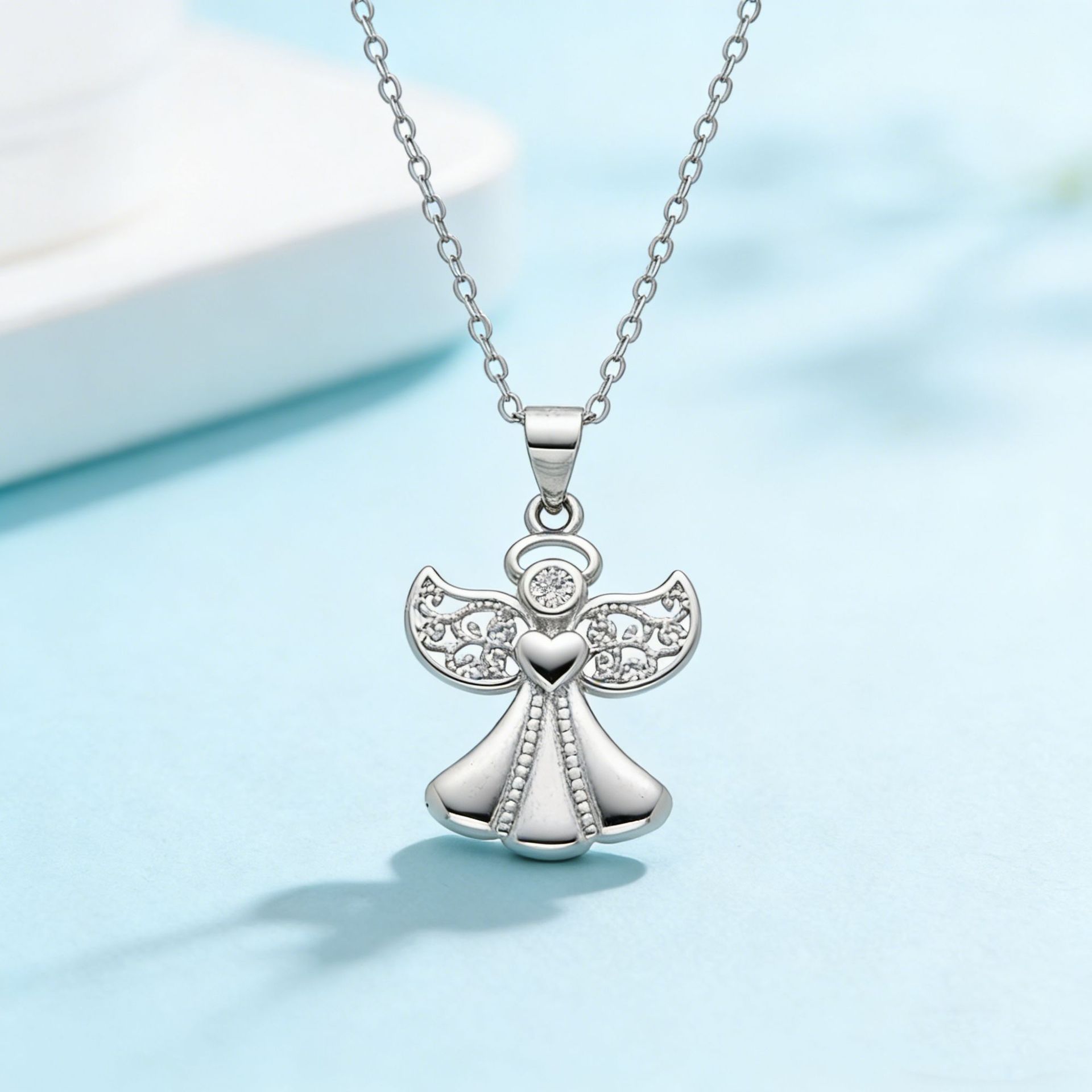 Joyas de Amazon transfronterizas Collar de ángel de plata de ley 925 Moda femenina Estilo europeo y americano Colgante de circón con incrustaciones Cadena de clavícula