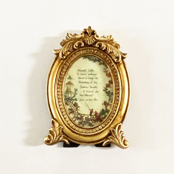 Wall retro photo frame