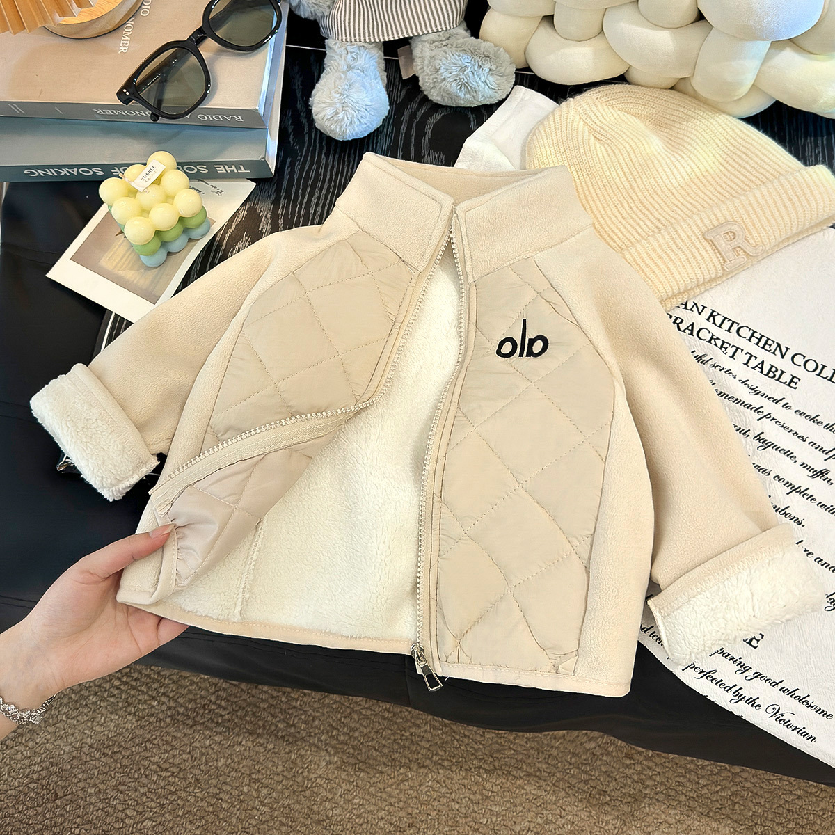 Niños otoño y invierno nuevo estilo de lana de lana de lana de lana de letras logotipo cremallera de collar chaqueta chaqueta de niños y niñas