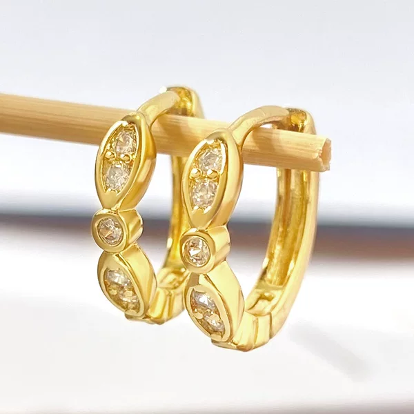 Copper-plated real gold Korean-style ins-inspired niche design earrings for women, hand-set with zirconia, geometric hoop earrings