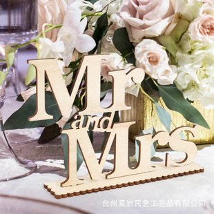 Mr��Mrsľ�|�����ͷ���Ӣ����ĸ�ƏS��ֱ�NMr & Mrs���Ԅ��⌍ľ