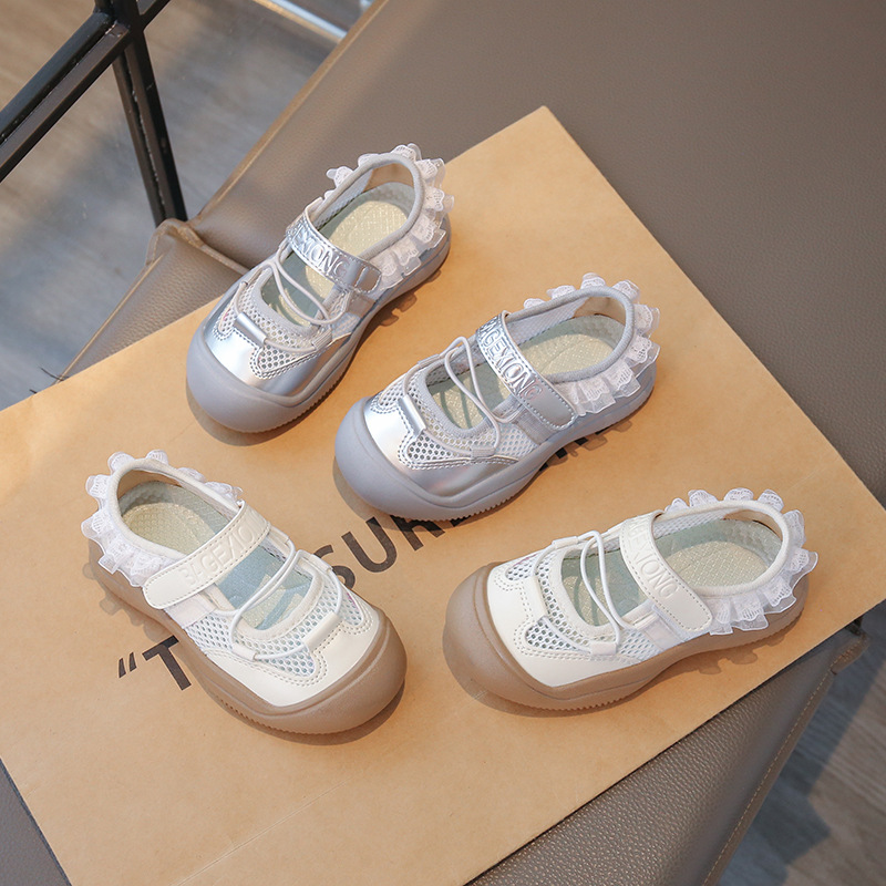 Sandalias de ballet para niñas 2025 verano nuevos zapatos de red individuales deportivos casuales para niños zapatos de princesa de suela blanda