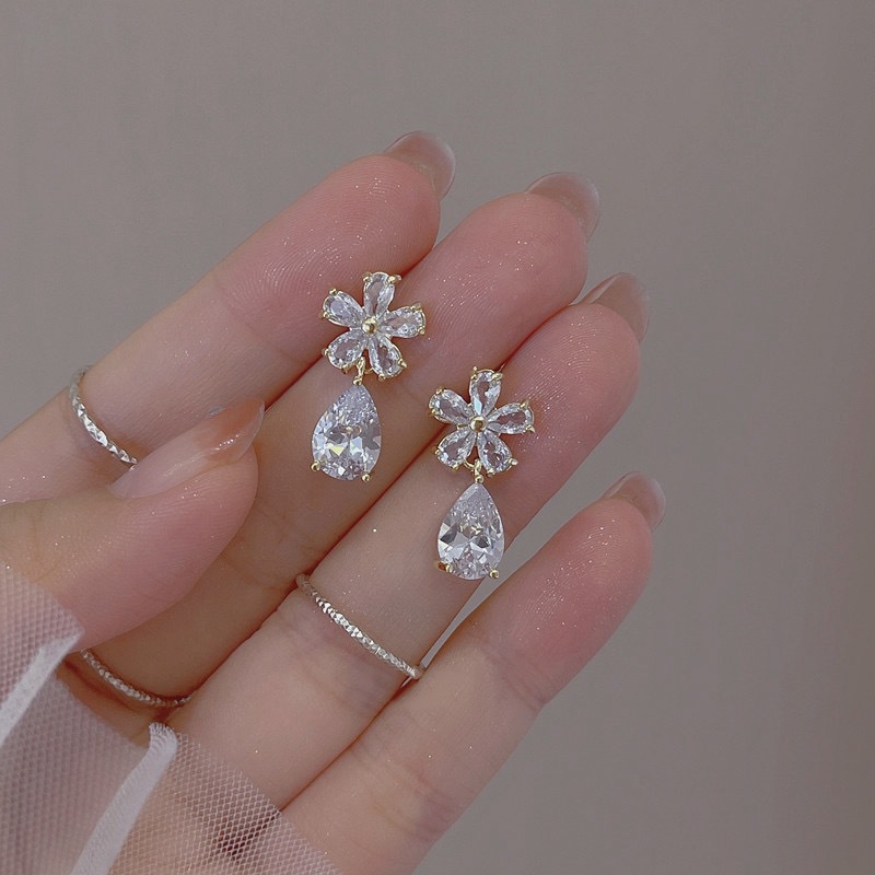 Wholesale Jewelry Elegant Sweet Flower Alloy Zircon Inlay Drop Earrings display picture 8