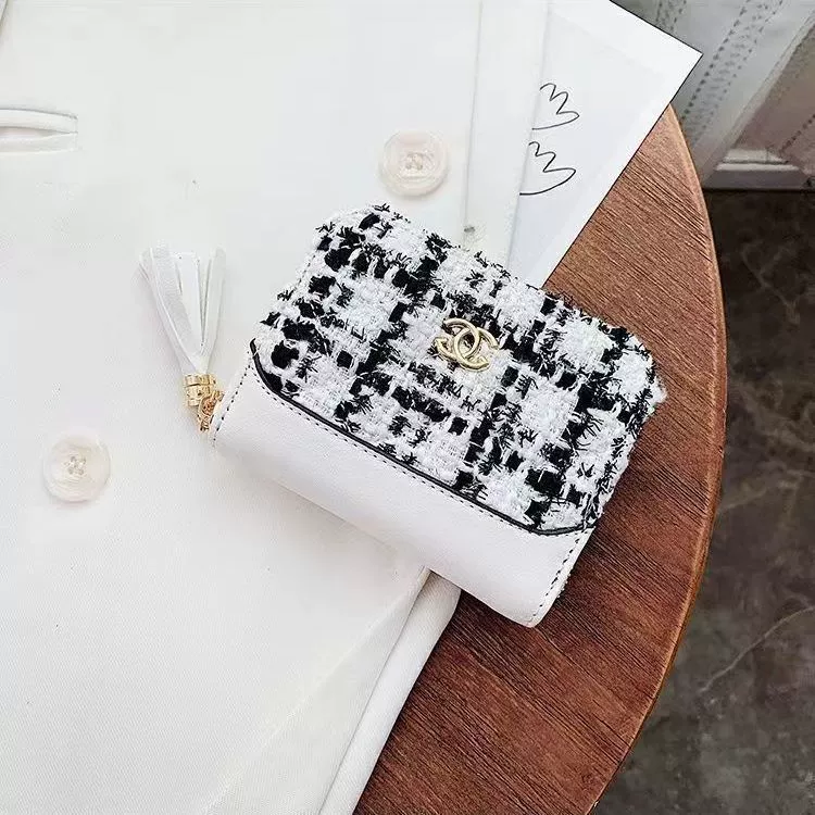 Small polyurethane short capacious wallet, Chanel style