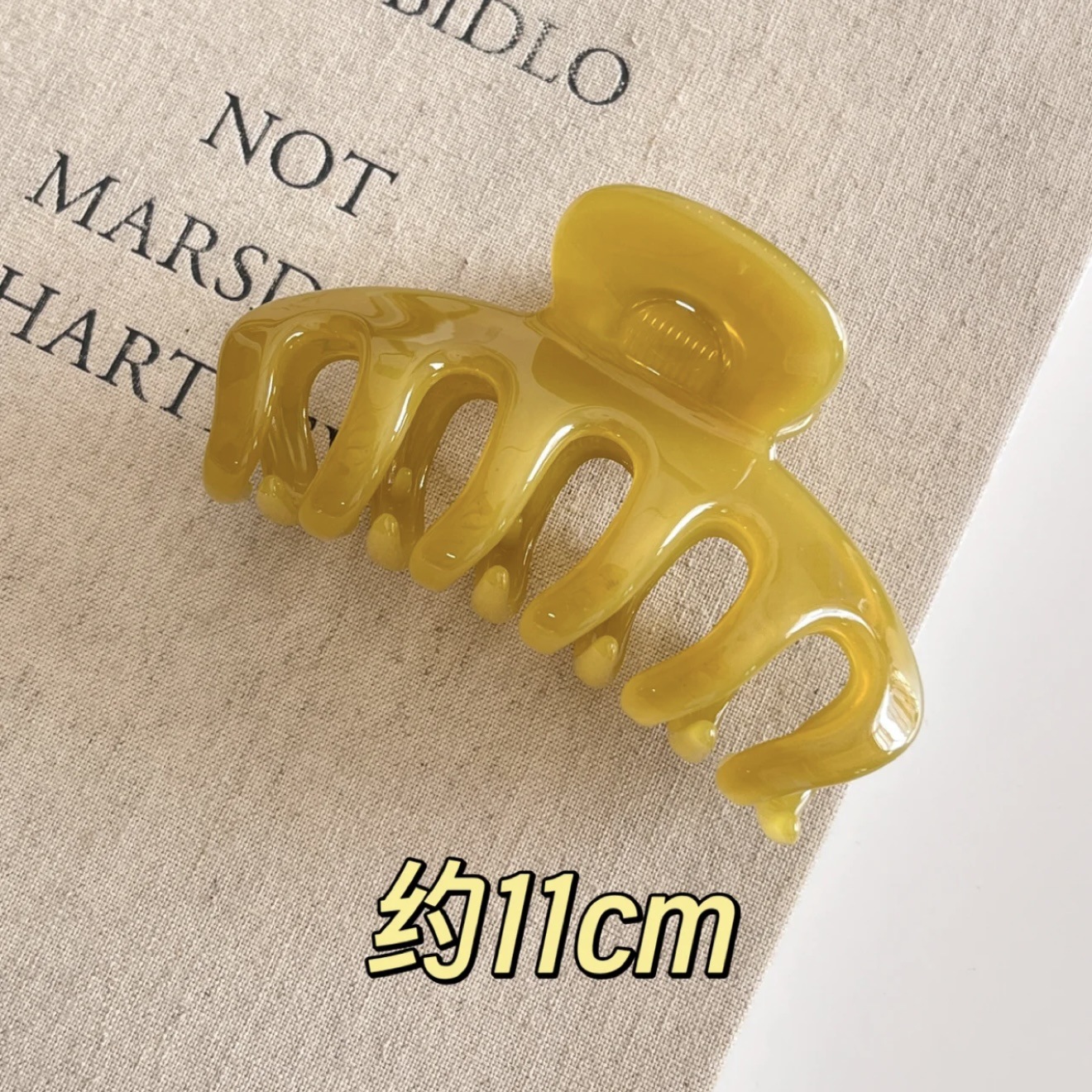 Jelly yellow dragon bone gripper