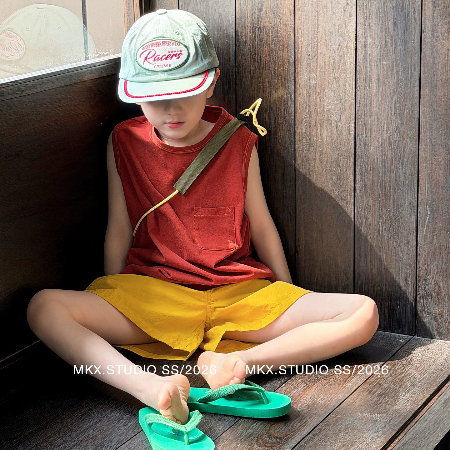 Chaleco delgado de verano para niños 2026 ropa infantil de verano nueva versión coreana de la camiseta transpirable sin mangas para niños