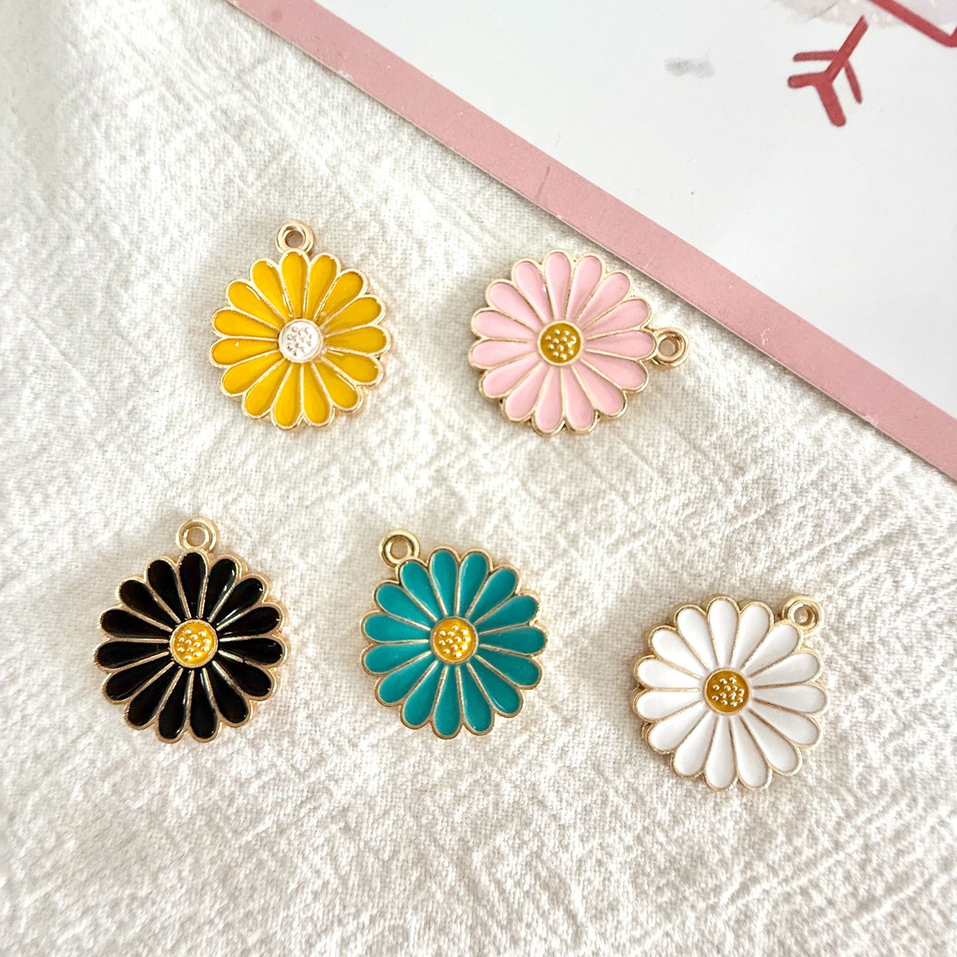 Oil Dripping Alloy Cute Artificial Flower Accessories DIY Homemade Jewelry Accessories Daisy Flower Pendant Material