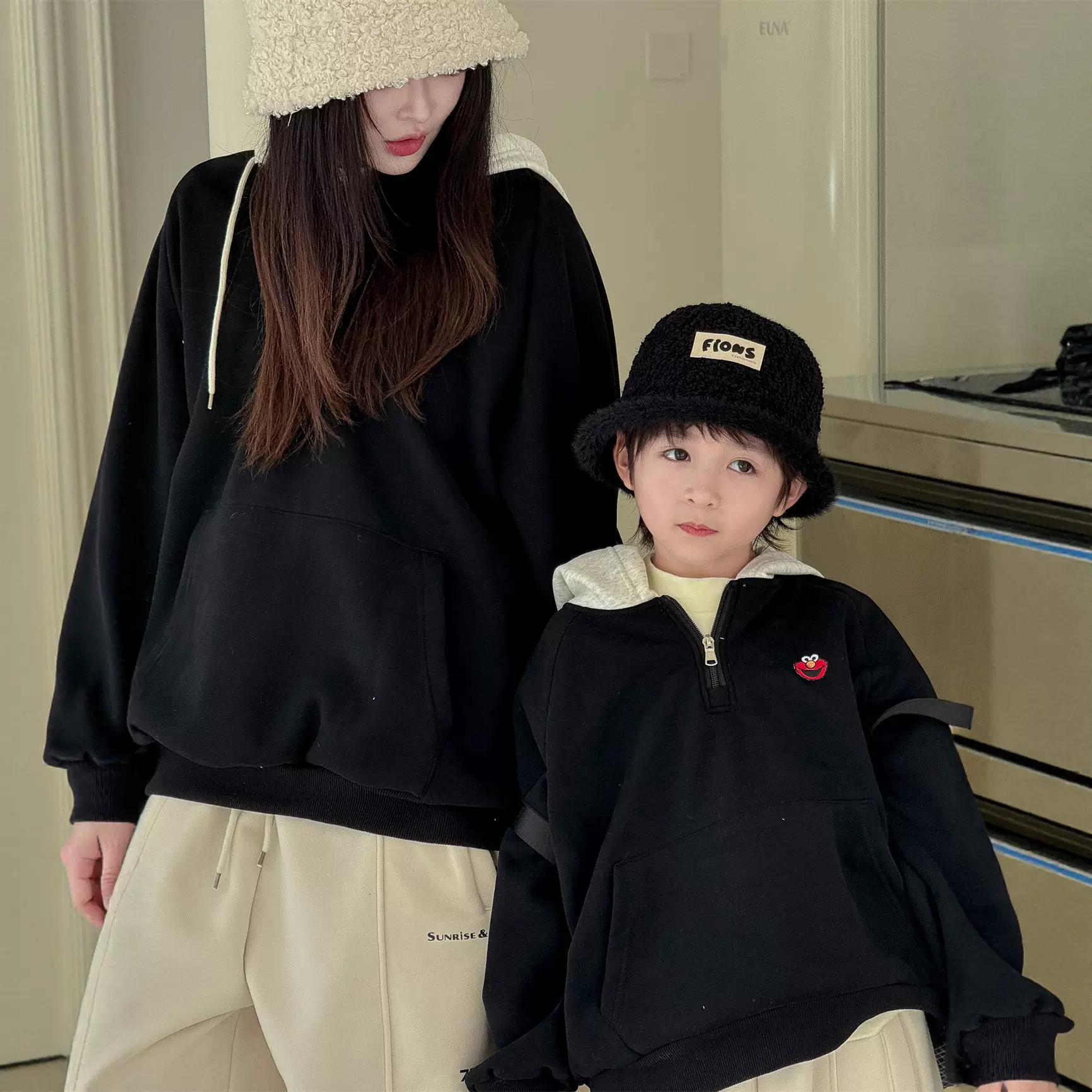 2025亲子装百搭正品芝麻街童装印花亲子一家四口帽衫卫衣全家装加