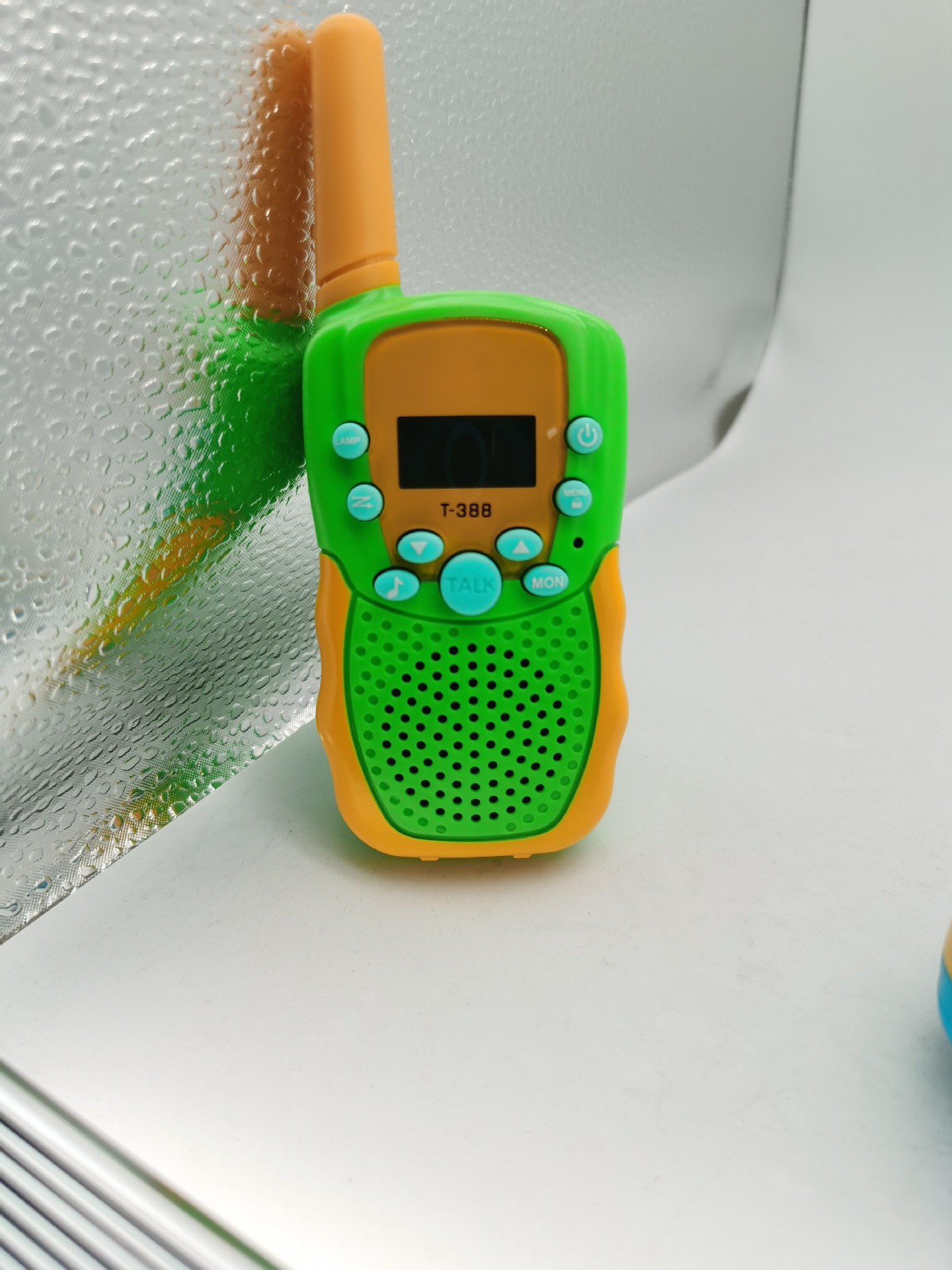 Spot Amazon producto transfronterizo T388 walkie-talkie para niños, walkie-talkie de juguete, teléfono inalámbrico de mano, se puede pedir LOGO