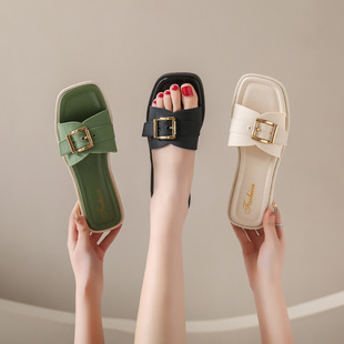 Fashion slippers ladies summer wear non-slip beach shoes new square buckle flat bottom casual sandals wholesale