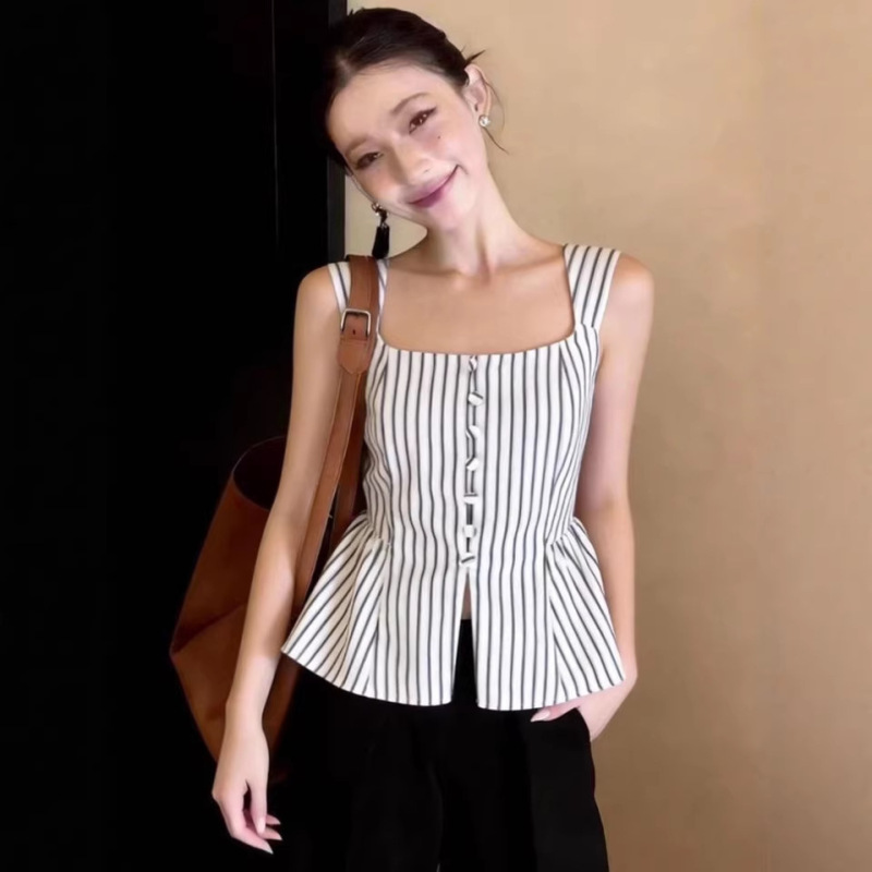 2026 Spring/Summer French-Style Breathable Striped Sleeveless Vest for Women, Slim Fit, Square Neck, Slit Top, Trendy 2026 Spring/Summer French-Style Breathable Striped Sleeveless Vest for Women, Slim Fit, Square Neck, Slit Top, Trendy