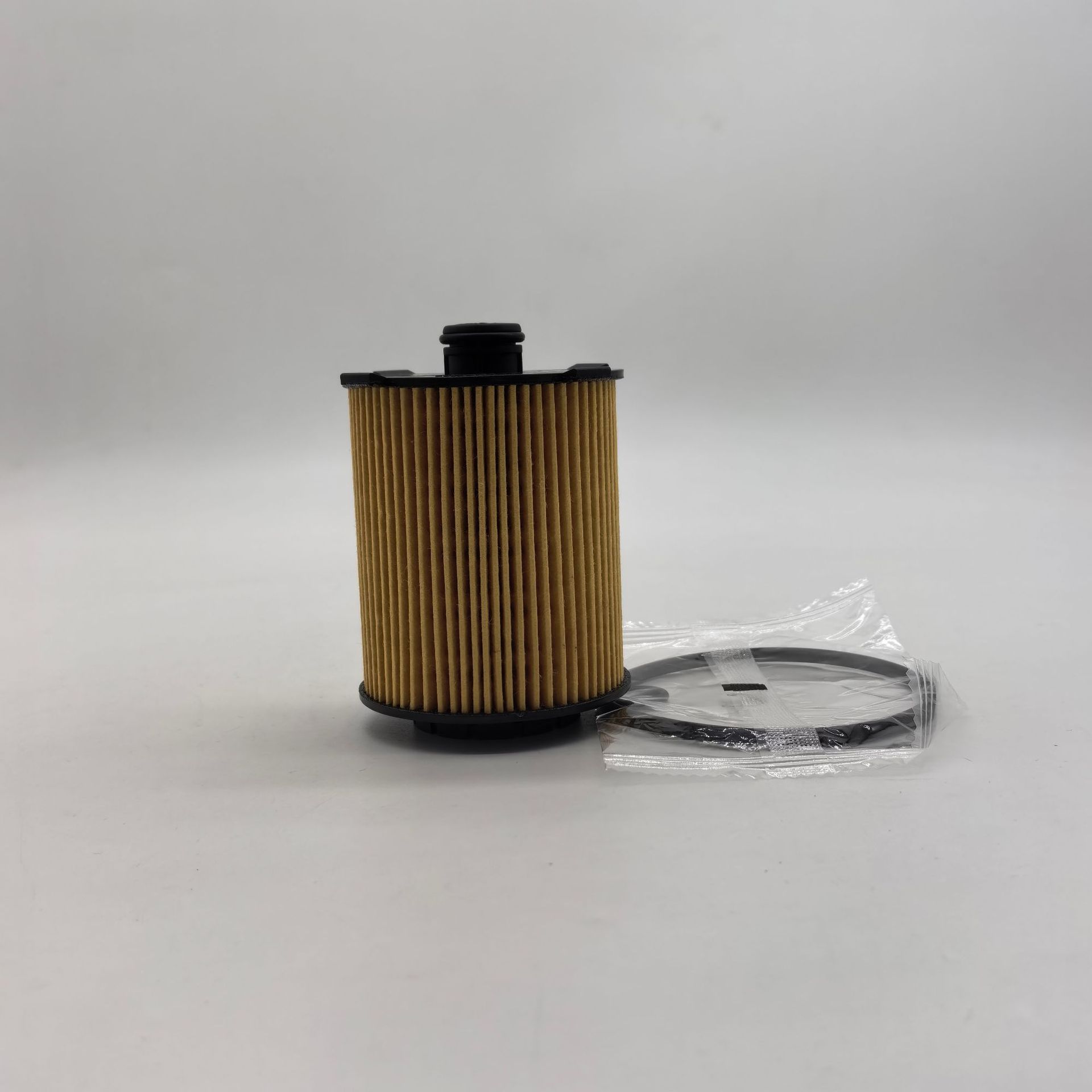 Suitable for S60/V60/Xc60 Oil Filter Car Filter Element 31372214 31372212