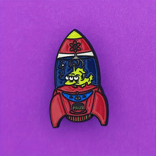 三眼鱼火箭卡通胸针动画情景喜剧辛普森一家灵感徽章时尚衣服配饰