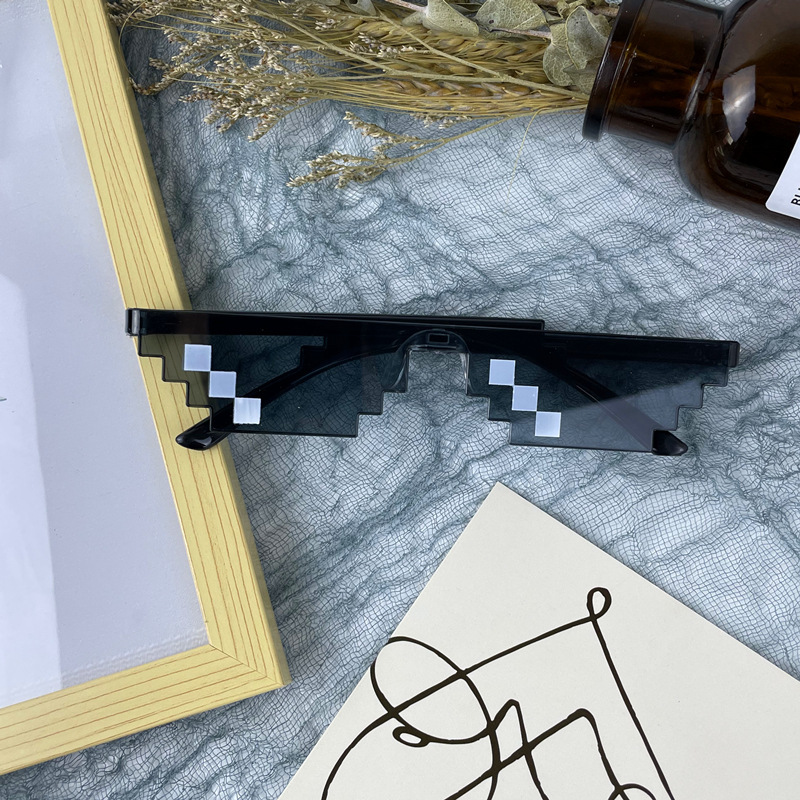 Glasses de mosaico cuadrado, personalidad de píxeles de dos dimensiones, gafas de sol divertidas, gafas de sol de mosaico de doble fila. image 9