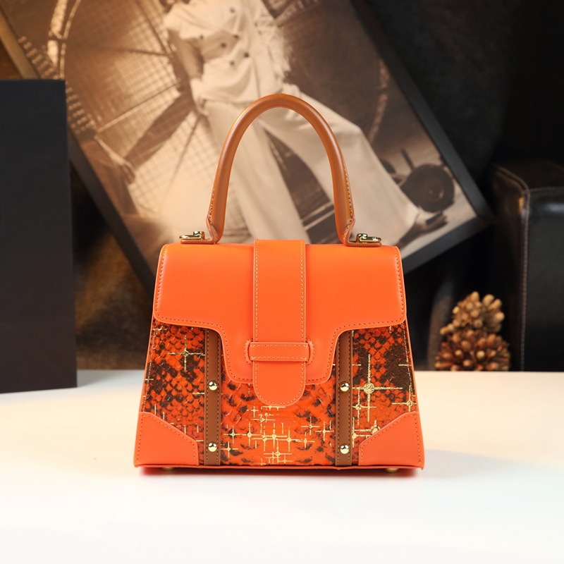 Printemps/Été 2024 Nouveau sac à bandoulière simple polyvalent haut de gamme en cuir véritable pour femmes, tendance et style occidental décontracté_voghion.com