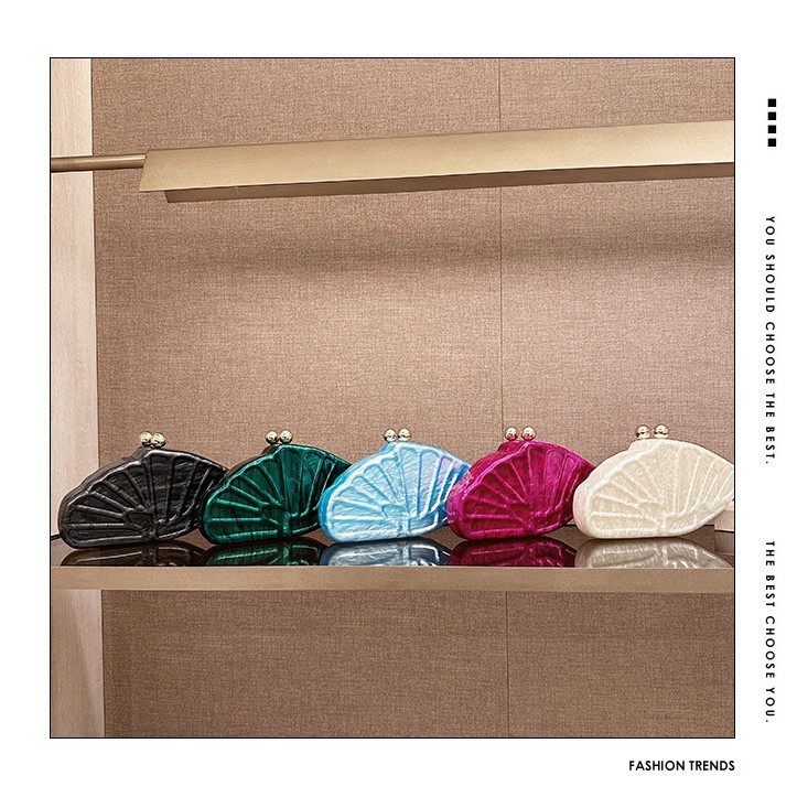 Bolsa de cena de lujo ligera transfronteriza para mujeres Europa y los Estados Unidos nuevo tipo de bolso de cena de hombro de concha de abanico de acrílico