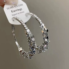 耳环;耳钉;耳扣