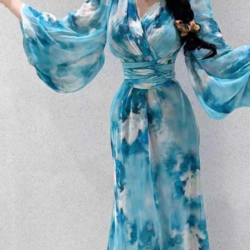 Goddess Girl Bell Sleeve Chiffon Floral Elegant Gentle Dress Waist-Cinching V-Neck Whitening Long Dress 2025 New Model