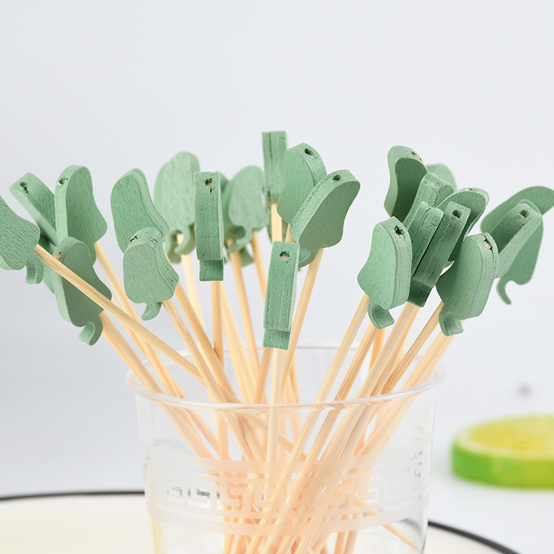 Mayorista verde forma de fruta stick desechable stick de fruta torta hormigón horquilla sándwich stick en stock