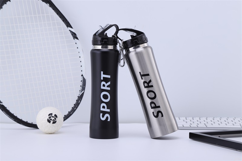 Isolerende rvs sportdrinkfles met handige sluiting_voghion.com