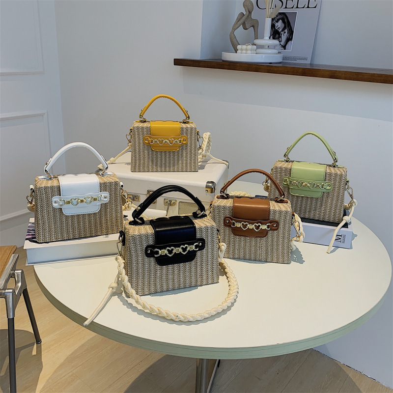 Women's Medium Straw Color Block Solid Color Vacation Beach Weave Magnetic Buckle Straw Bag display picture 7
