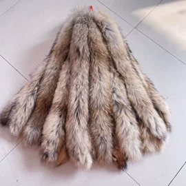 挂饰挂件;帽条;毛球