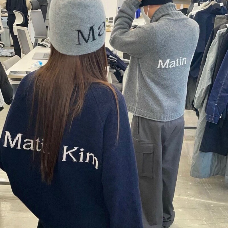 South Korea MatinKim autumn and winter New turtleneck pull cardigan long sleeve letter basic Jacquard knitted sweater coat South Korea MatinKim autumn and winter New turtleneck pull cardigan long sleeve letter basic Jacquard knitted sweater coat