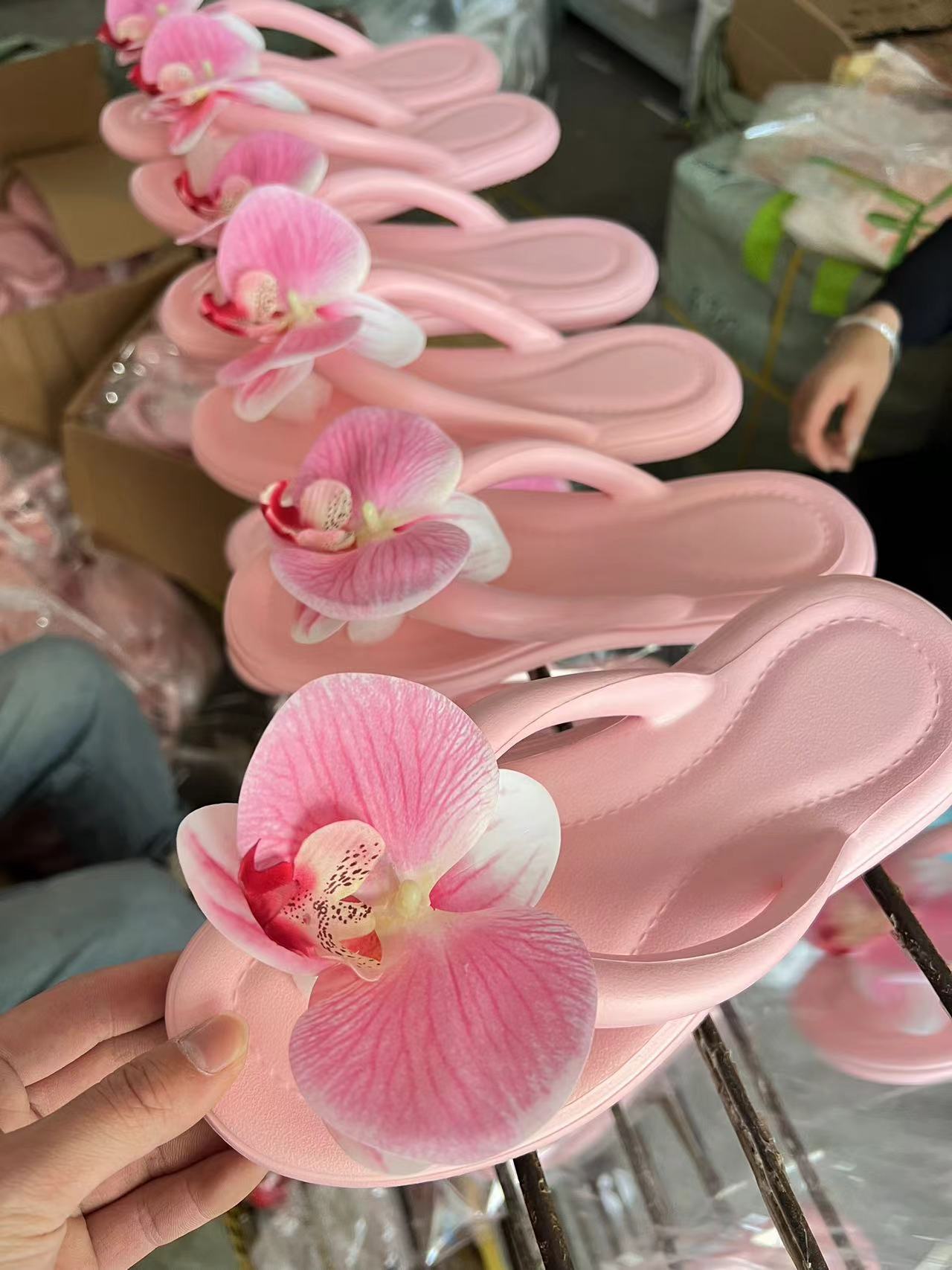 Chanclas de flores de bricolaje Yi Mengling el mismo estilo Phalaenopsis zapatos de playa para mujer pisando mierda sandalias y zapatillas casuales de verano
