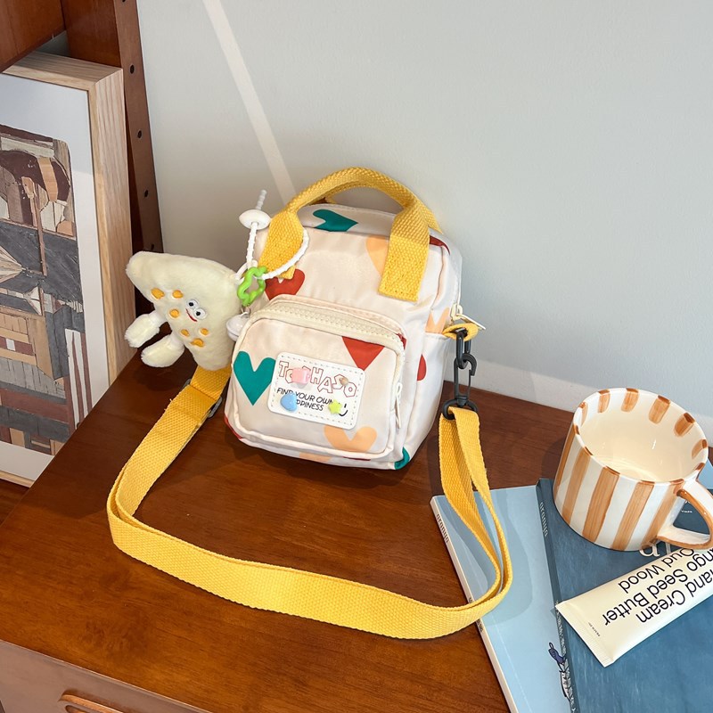Bolsa de cinturón universal para niños amor en forma de corazón, bolsa de cinturón de chicas super lindas para salir, caricatura coreana, bolsa de cinturón de moda