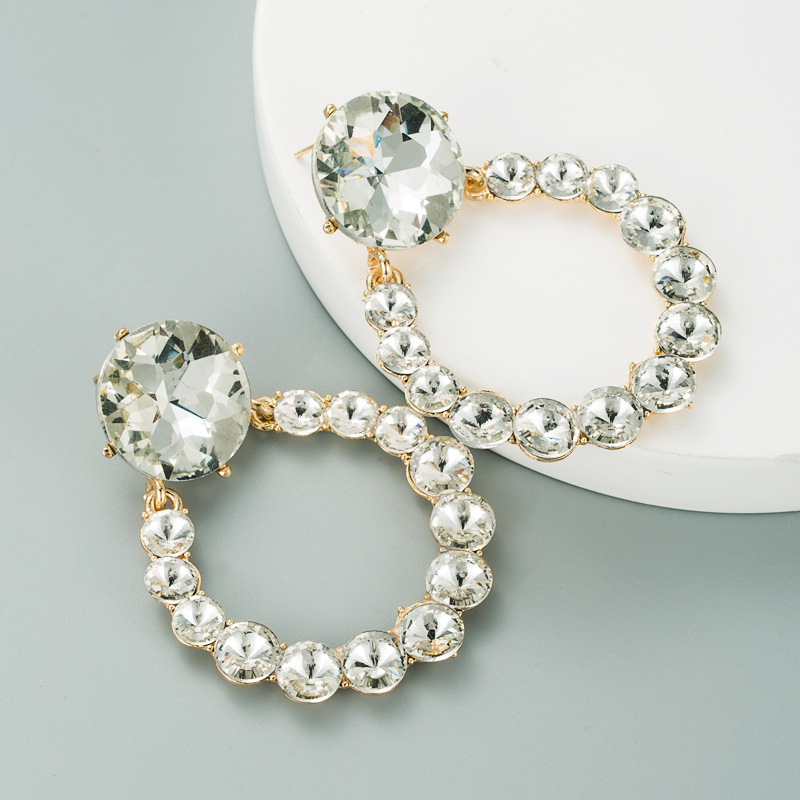 Fashion Alloy Round Diamond Retro Earrings display picture 3