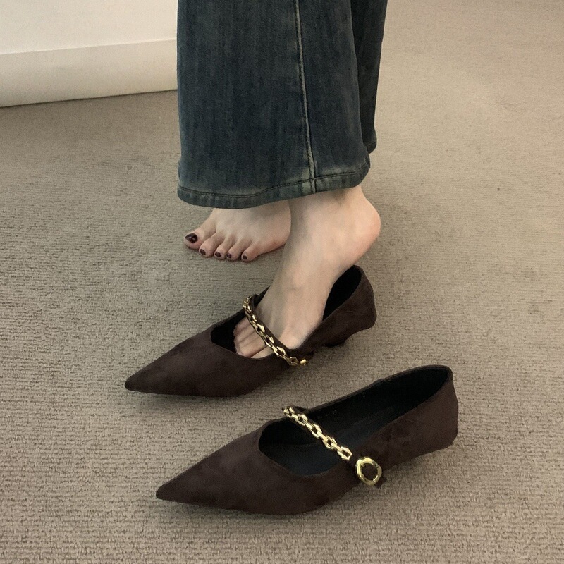 Evening Style Irregular Heel Coffee Chain Single Shoes for Women, Autumn French Style Pointed Toe Mid-Heel Commuter Shoes Evening Style Irregular Heel Coffee Chain Single Shoes for Women, Autumn French Style Pointed Toe Mid-Heel Commuter Shoes