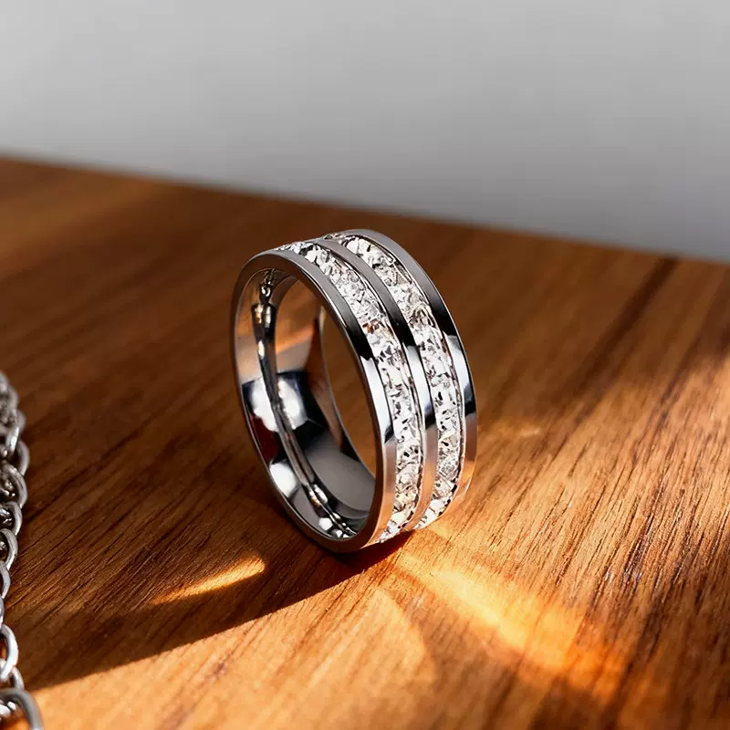 韩版高级感轻奢戒指不锈钢饰品女满天星设计双排满钻镶钻情侣戒指