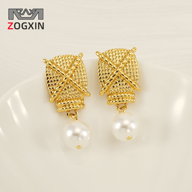 Pendientes de perlas de acero de titanio con sentido de textura tejida de nueva moda Pendientes de acero inoxidable chapado con sentido de diseño de estilo ins