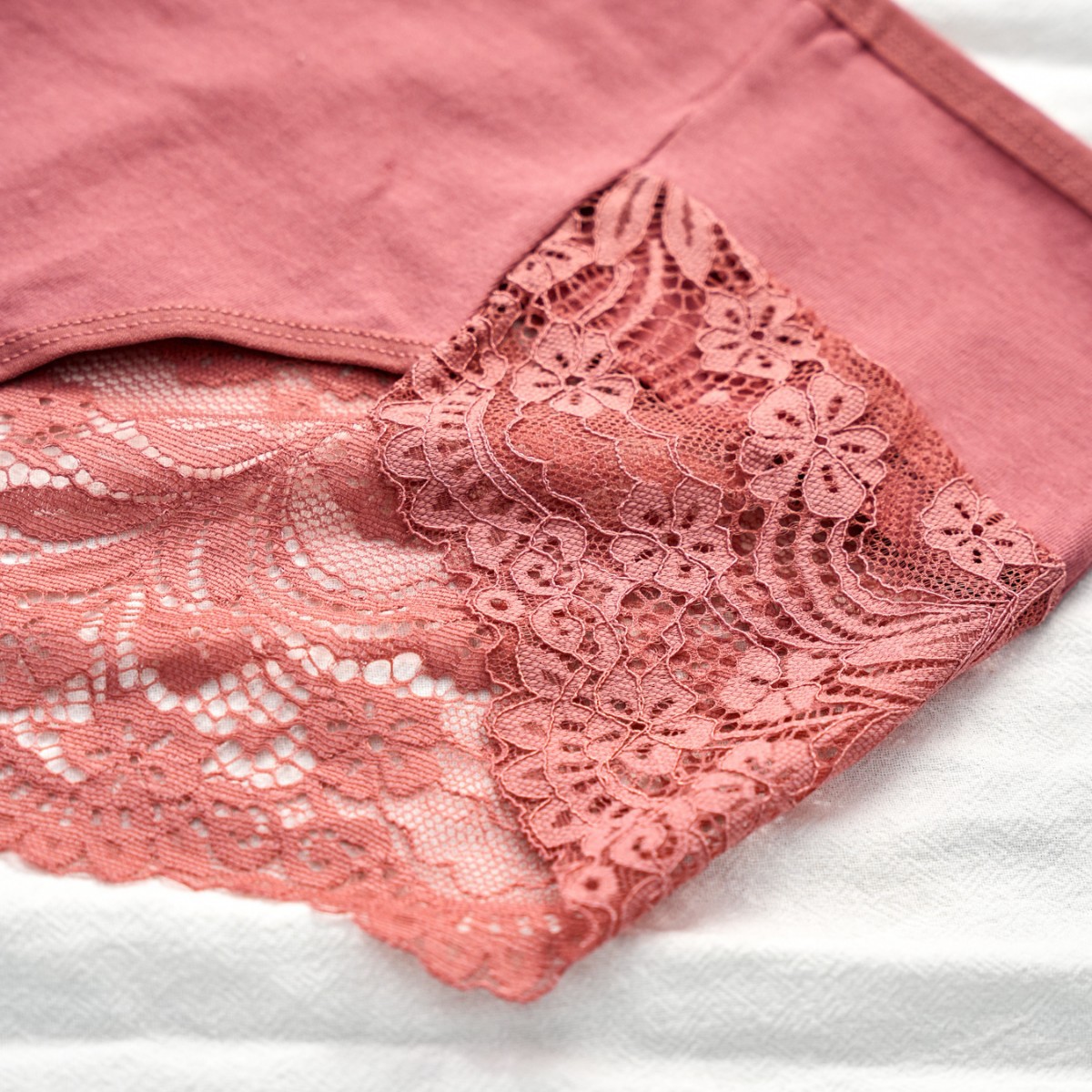 Encaje sexy talla grande ropa interior para mujer bolso cadera cintura alta entrepierna de algodón puro hueco transparente gordo MM calzoncillos estilo explosivo transfronterizo