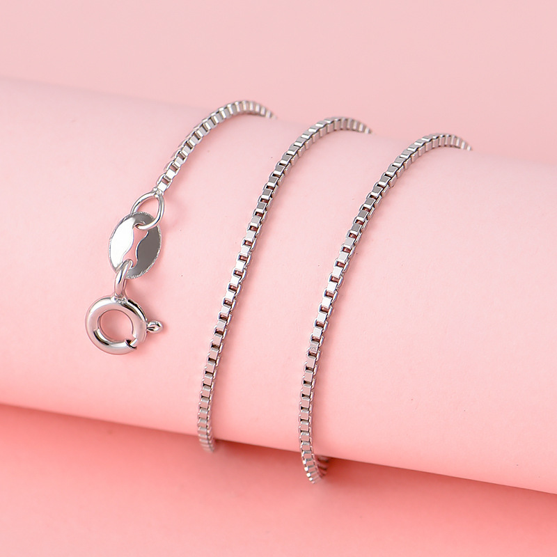S925 Sterling Silver Necklace 0.6-1.5m Box Chain Fine Chain Box Pair Chain Clavicle Chain Plain Silver Pendant Free Wholesale S925 Sterling Silver Necklace 0.6-1.5m Box Chain Fine Chain Box Pair Chain Clavicle Chain Plain Silver Pendant Free Wholesale