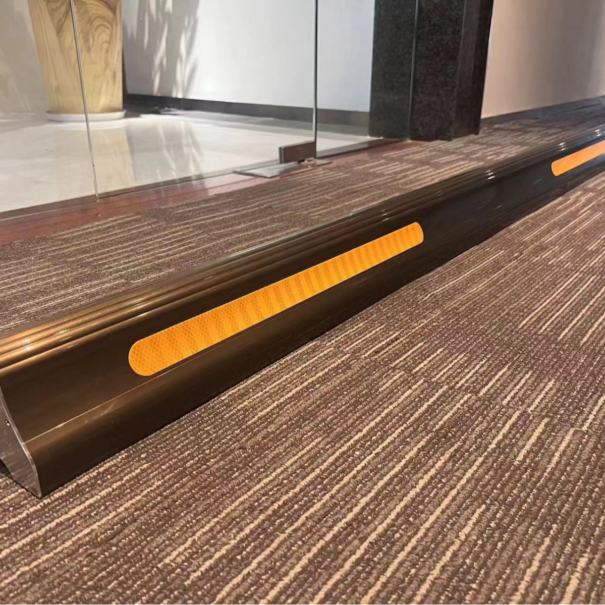 挤型铝挡车器香槟金停车位地挡限位器车挡止退器铝合金挡车器厂家