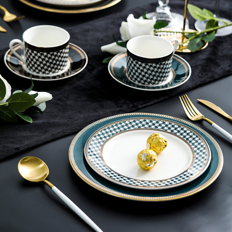 Vintage Light Luxury Houndstooth Ceramic Tableware with Gold Rim, Stylish Home-Use Bowl and Plate Set for Western Food, Steak, and Pasta Presentation