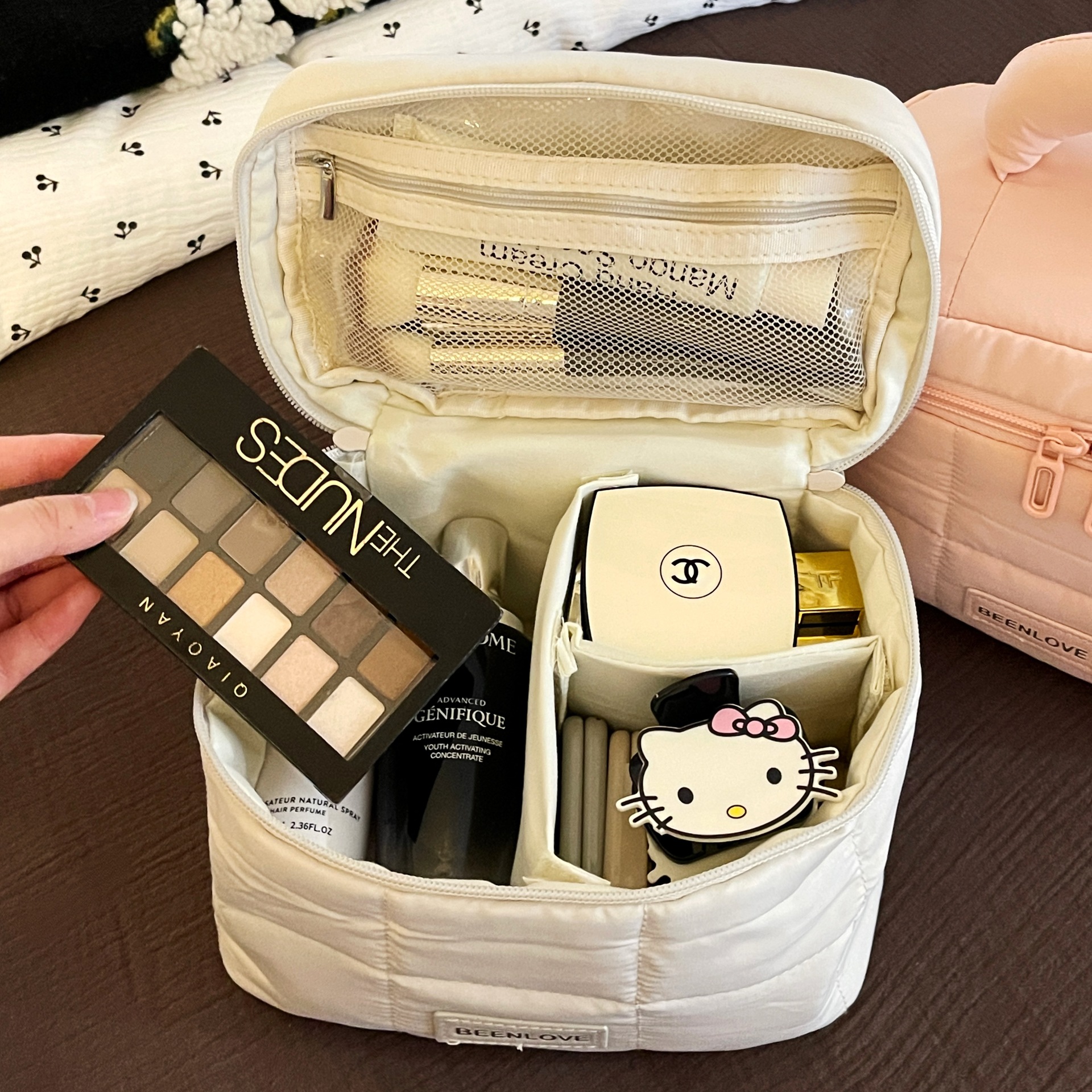 2025 nueva bolsa de maquillaje portátil de moda bolsa de almacenamiento de artículos de maquillaje para el cuidado de la piel bolsa de lavado de mano de gran capacidad